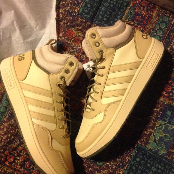 Adidas Men's Hoops 3.0 Fur Lined Winterized Mid Sneakers -11.5M - New in Box - Picture 1 of 10